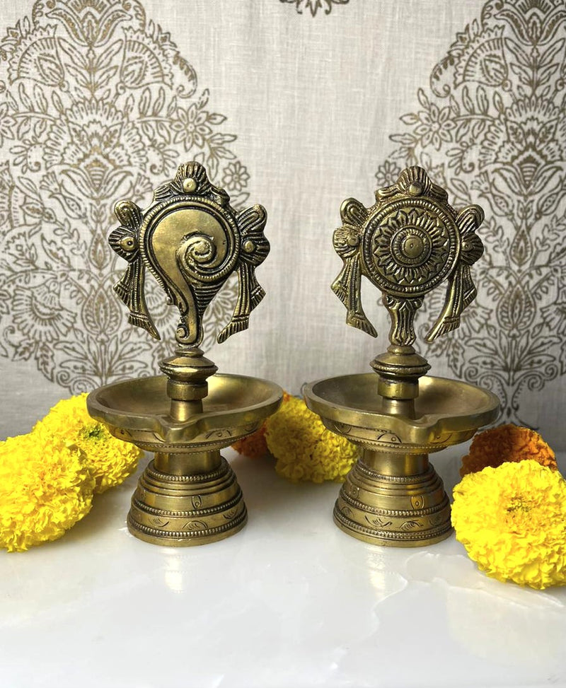 Conch & Chakra : The Divine Symbols