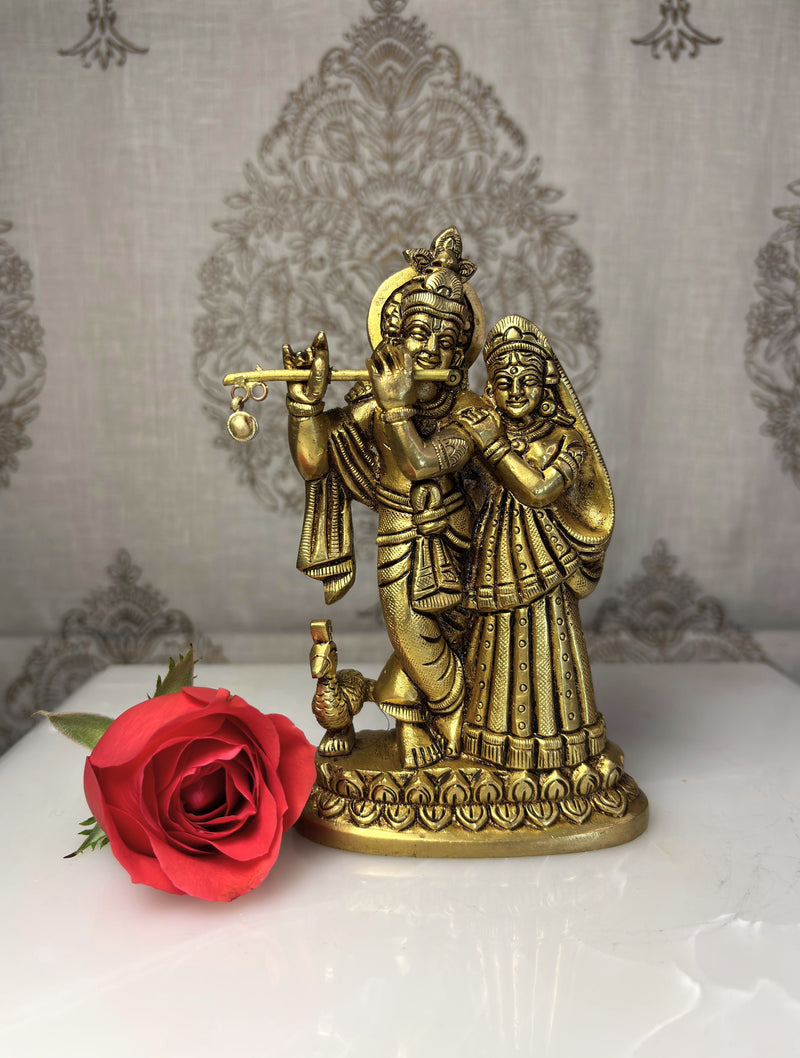 Radha Krishna Ugal – The Eternal Embrace of Divine Love 