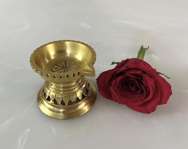 Yathashilpam Ek Mukhi Pooja Deepak/ 1 Wick Traditional Brass Diya