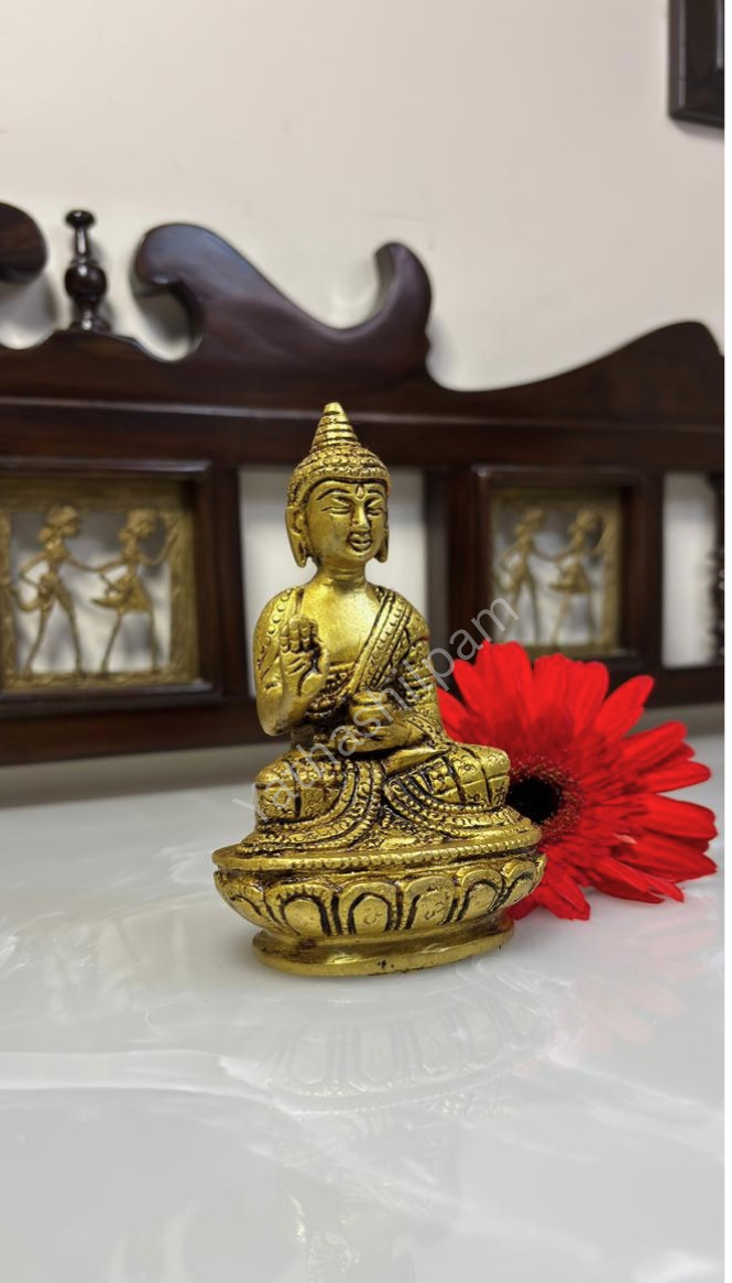 Brass Buddha: A meaning full Modern Décor: 