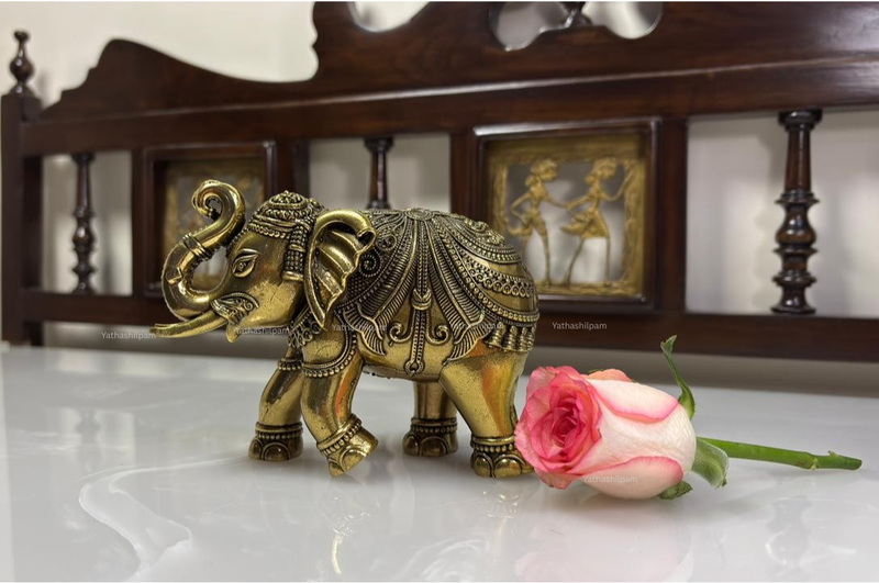 Superfine Brass Elephant: Modern Decor with Artistic Depth