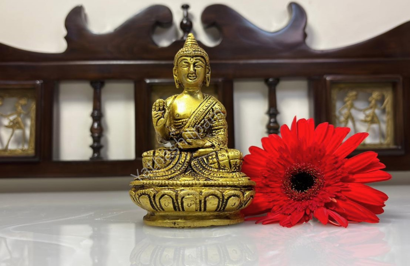 Brass Buddha: A meaning full Modern Décor: 