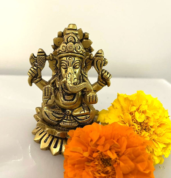Yathashilpam 3.5"Chaturbhuja Lord Ganesh Seated on Lotus