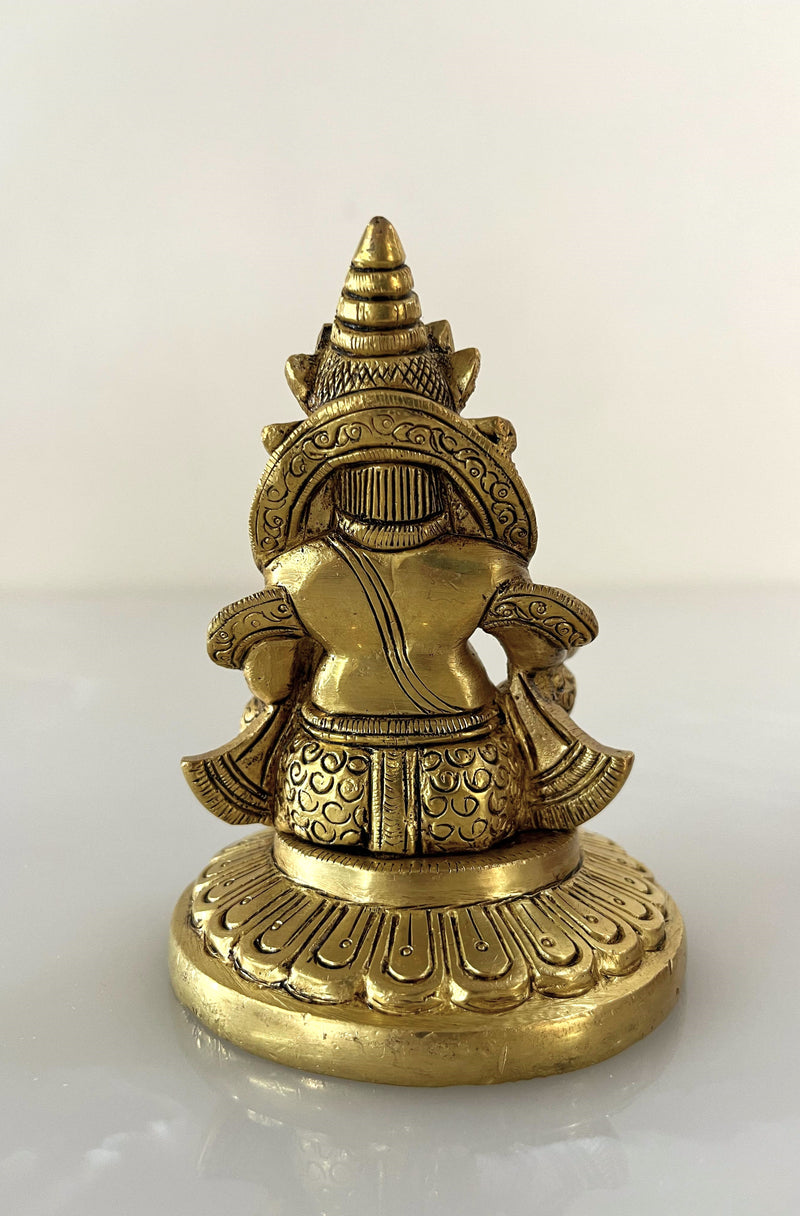 Brass idols are said to bring peace, tranquility, harmony and happiness in a household where they are kept
