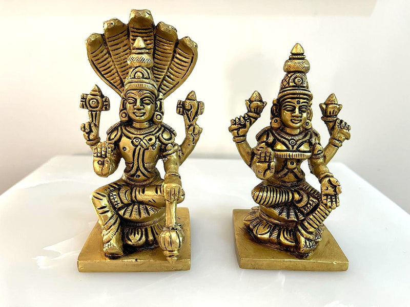 Lord Vishnu &amp; Goddess Lakshmi known as Lakshmi Narayan represents a divine union signifies the balance between spiritual wisdom and material prosperity