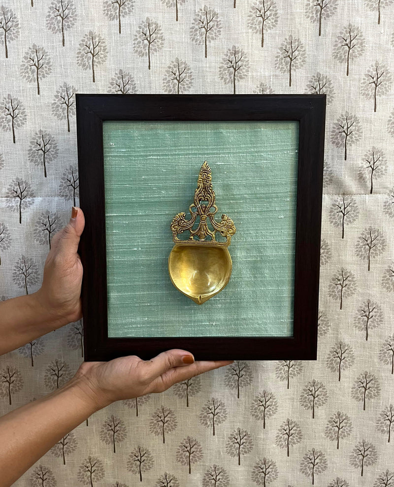Fine quality Handcrafted Wall art ideal for creating the Festive Ambience.