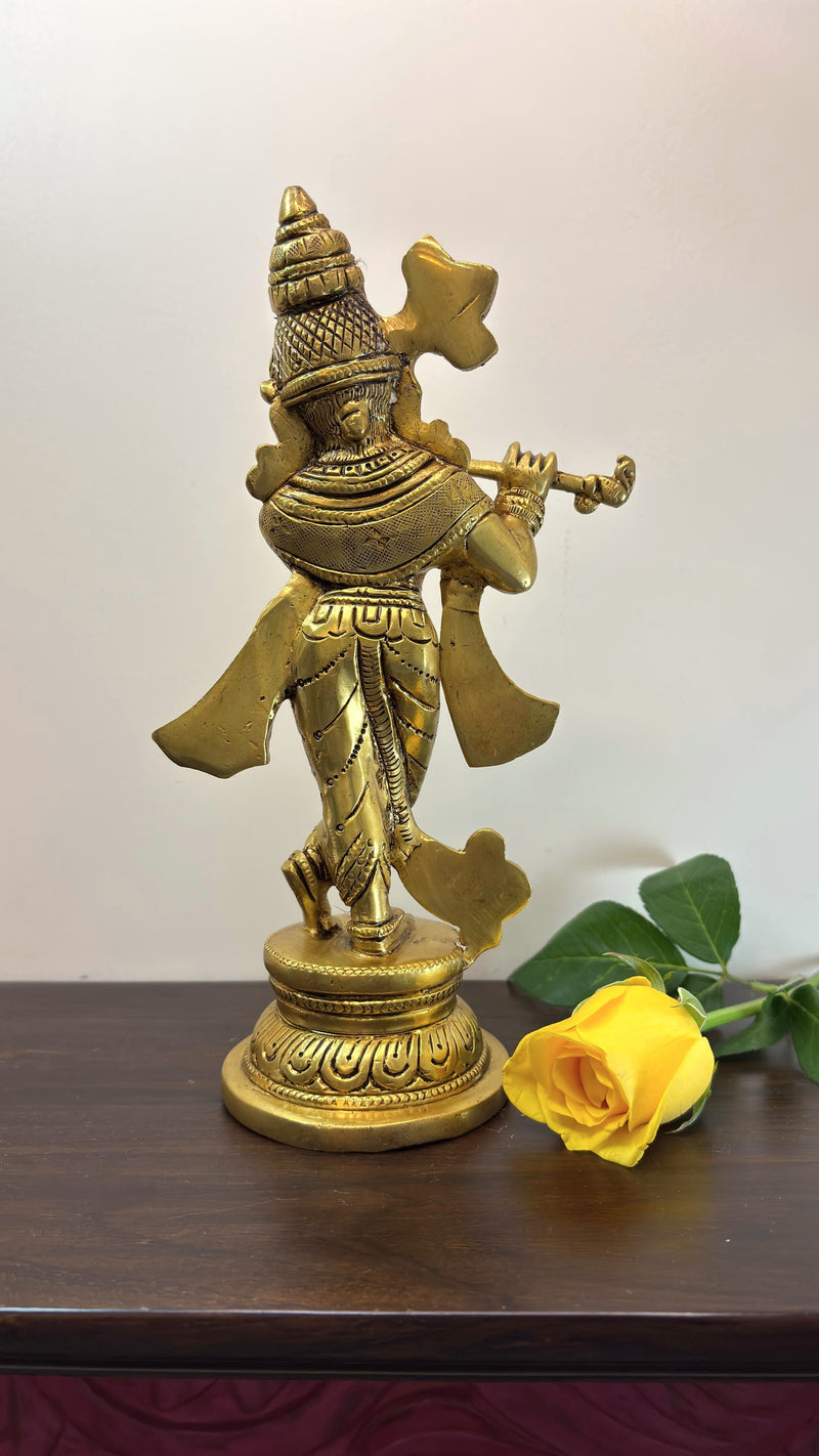 Brass idols are said to bring peace, tranquility, harmony and happiness in a household where they are kept
