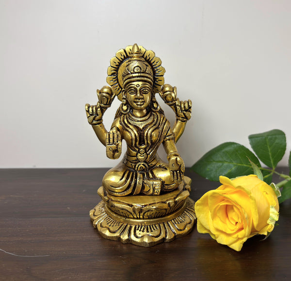 Yathashilpam 4.5 Inches Goddess Lakshmi ji on Lotus I Brass Lakshmi ji idol