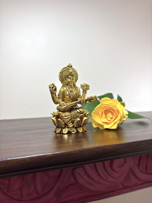 Yathashilpam_Brass_saraswati_Maa_Idol_2.jpg?v=1760267215&width=500
